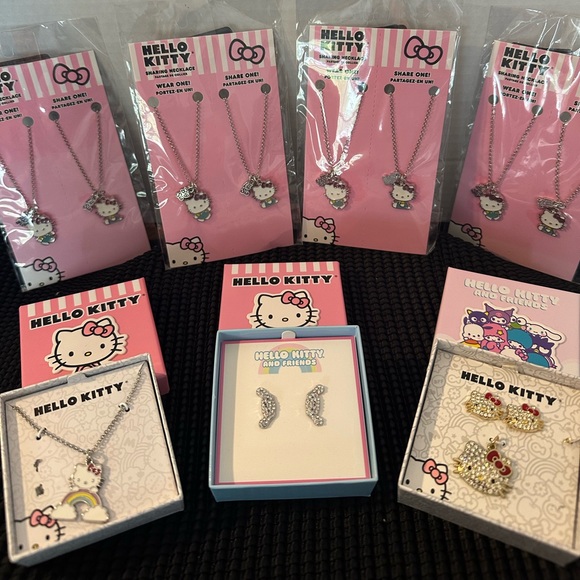 🆕Hello Kitty Jewelry Bundle - Picture 1 of 17